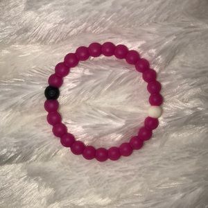 Pink lokai